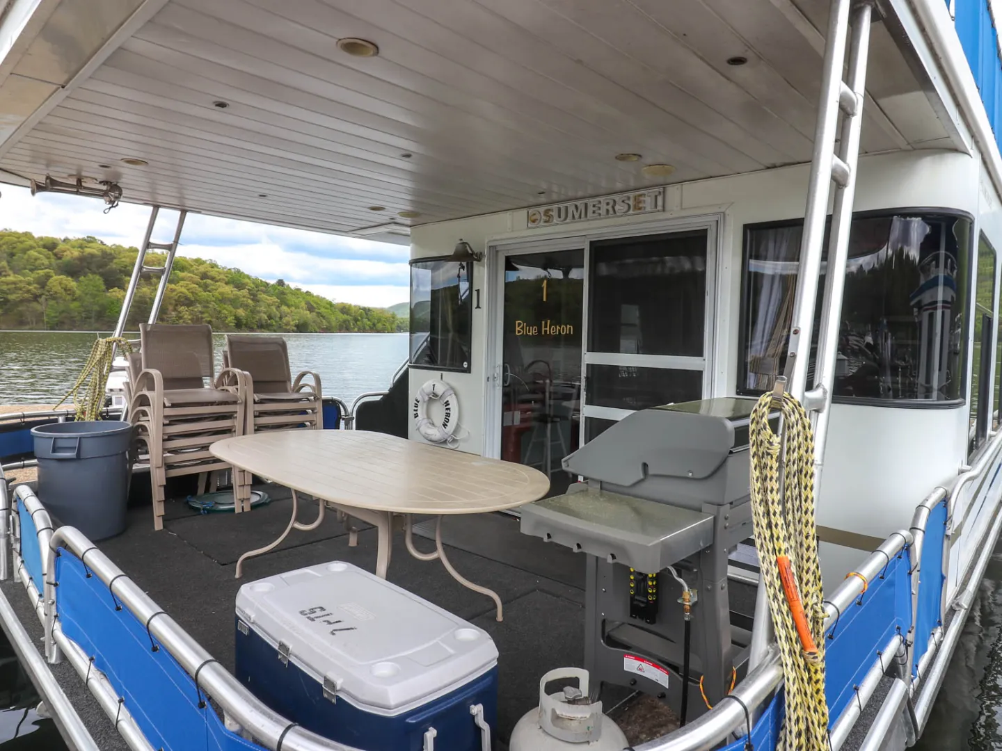 a boat sitting on top of a building