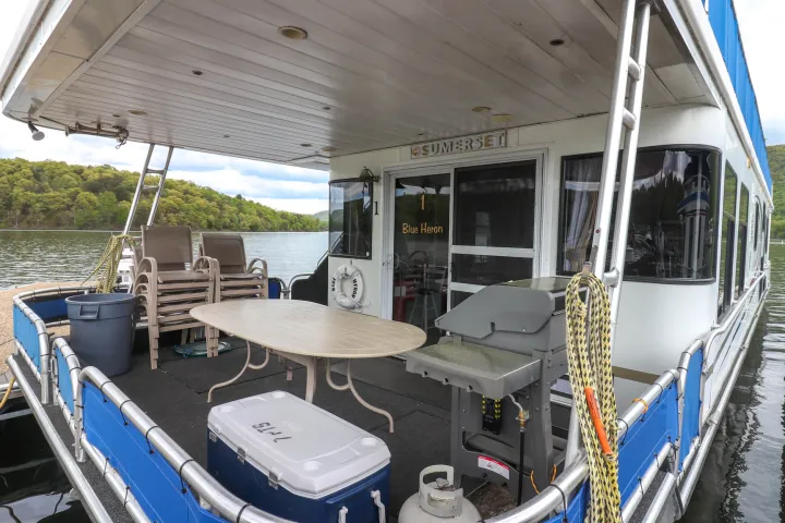 a boat sitting on top of a building