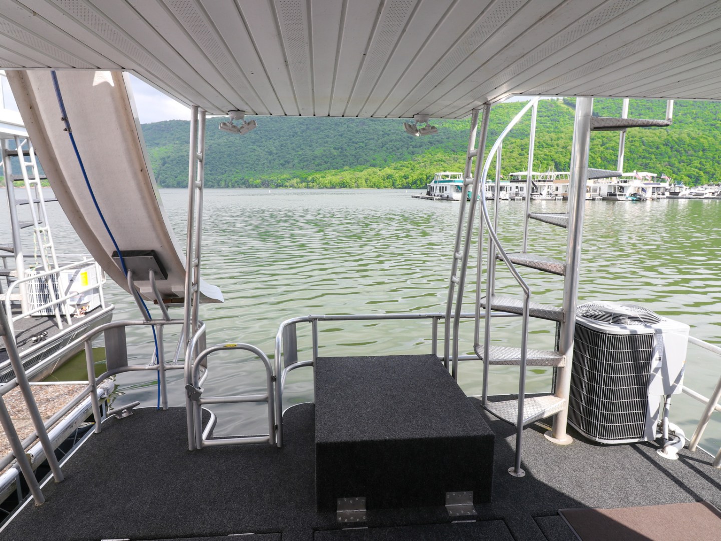 a group of lawn chairs sitting on top of a table