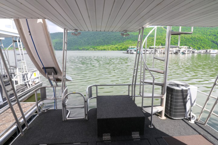 a group of lawn chairs sitting on top of a table
