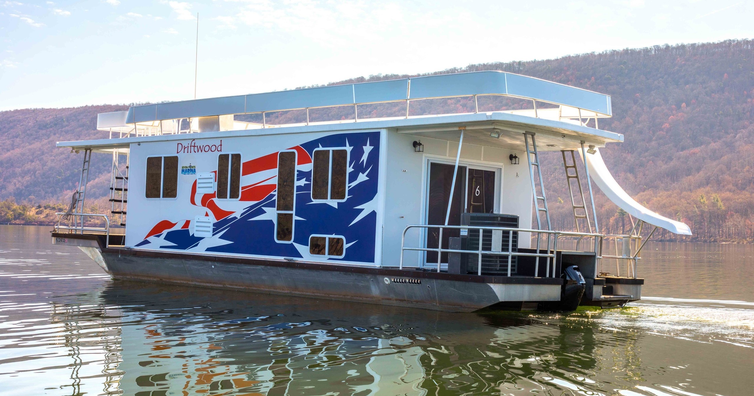 Driftwood Houseboat Rental | Seven Points Marina